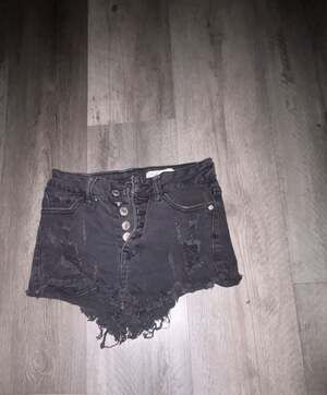 I & M Jeans Black Distressed Button Fly Frayed Hem Denim Shorts